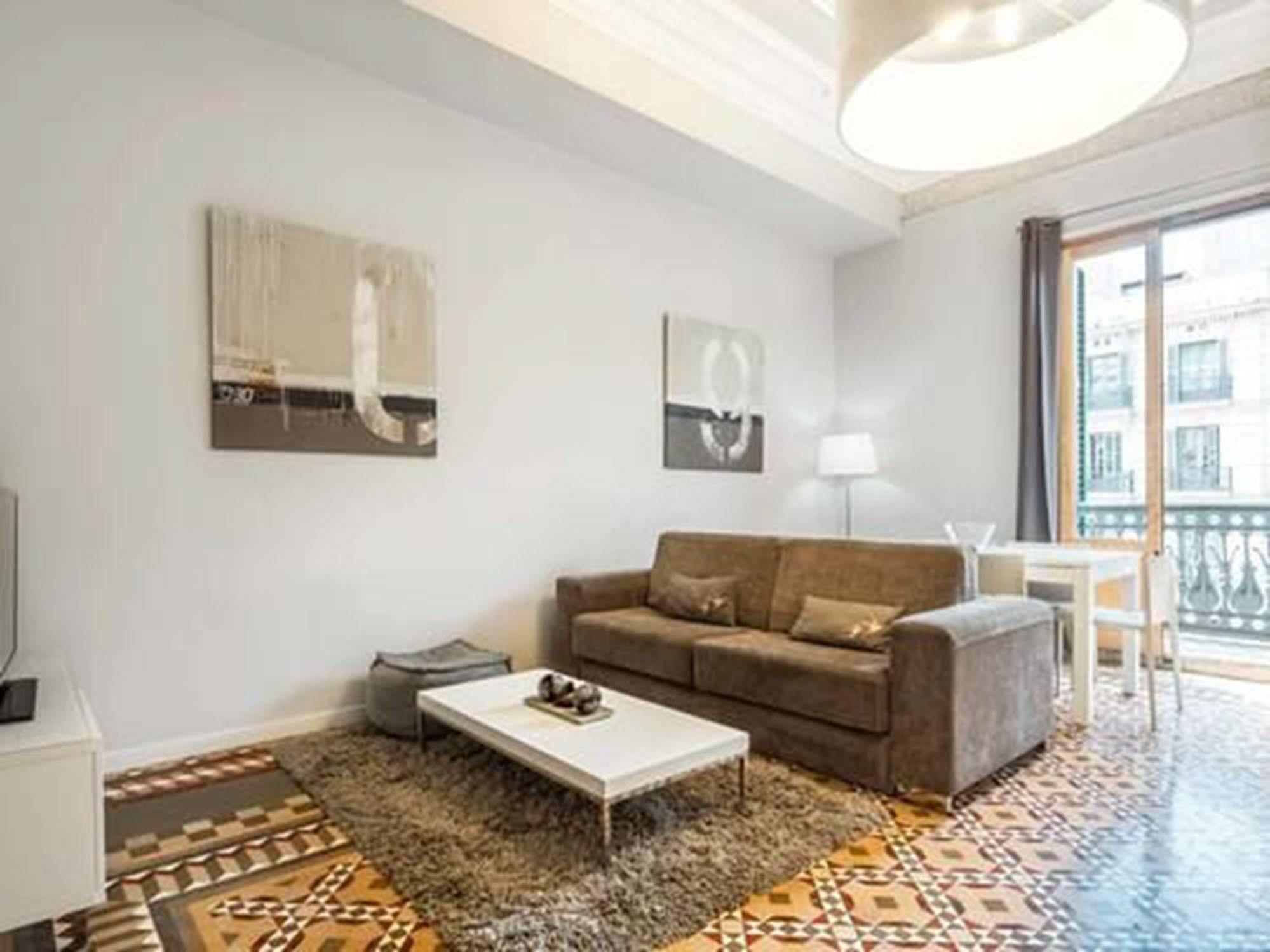 Rent Top Apartments near Plaza de Cataluña Barcelona Exterior foto