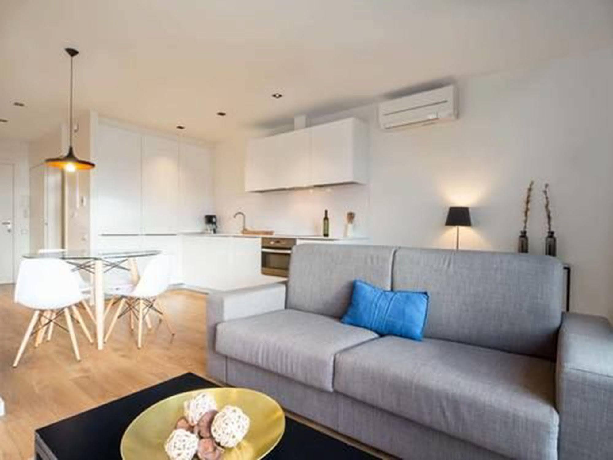 Rent Top Apartments near Plaza de Cataluña Barcelona Exterior foto